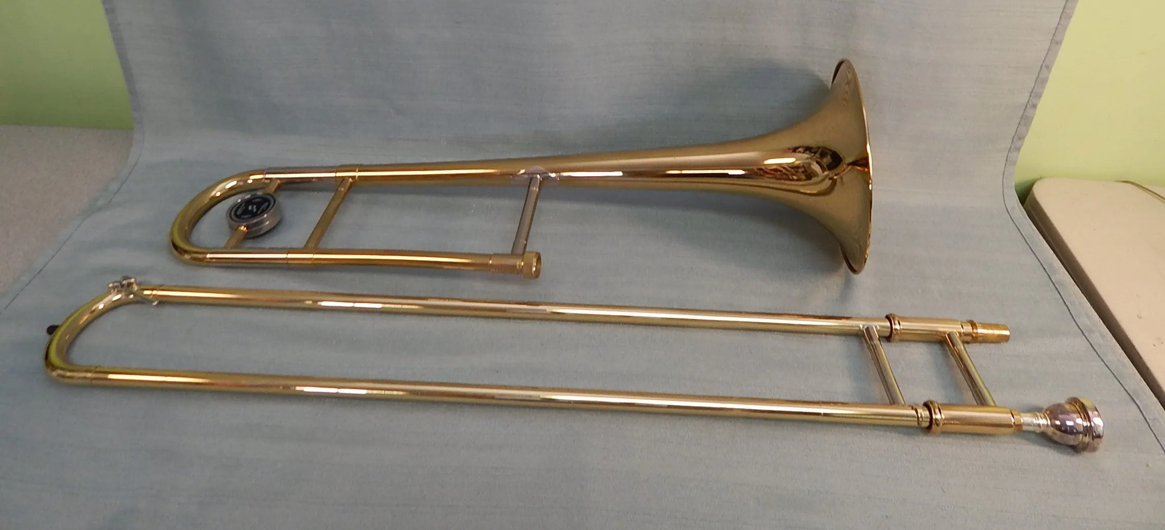 Suzuki Musique Trombone with Aluminum Case